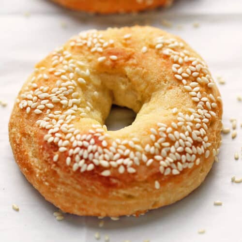 Keto bagels topped with sesame seeds.