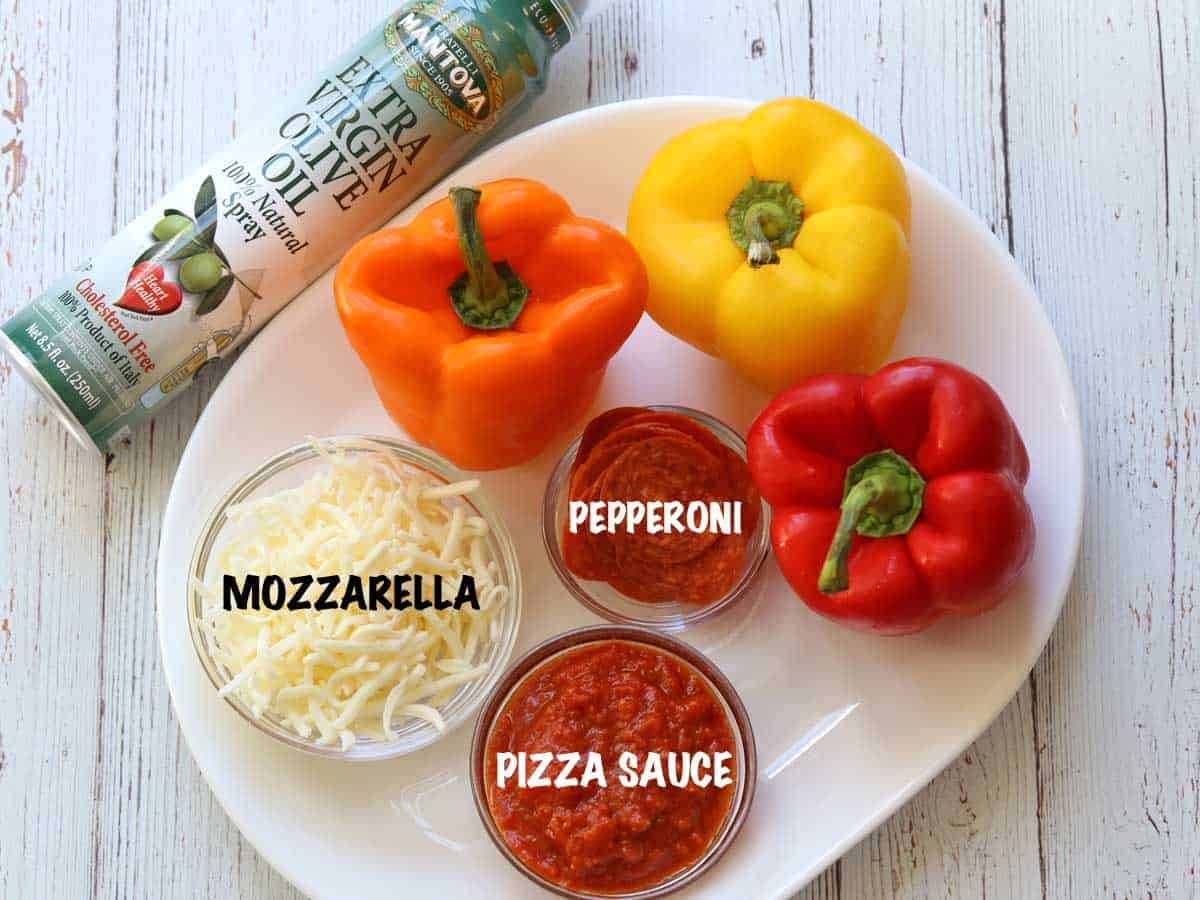 The ingredients needed to make bell peppers pizza. 