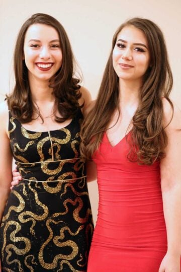 Vered DeLeeuw's daughters. 