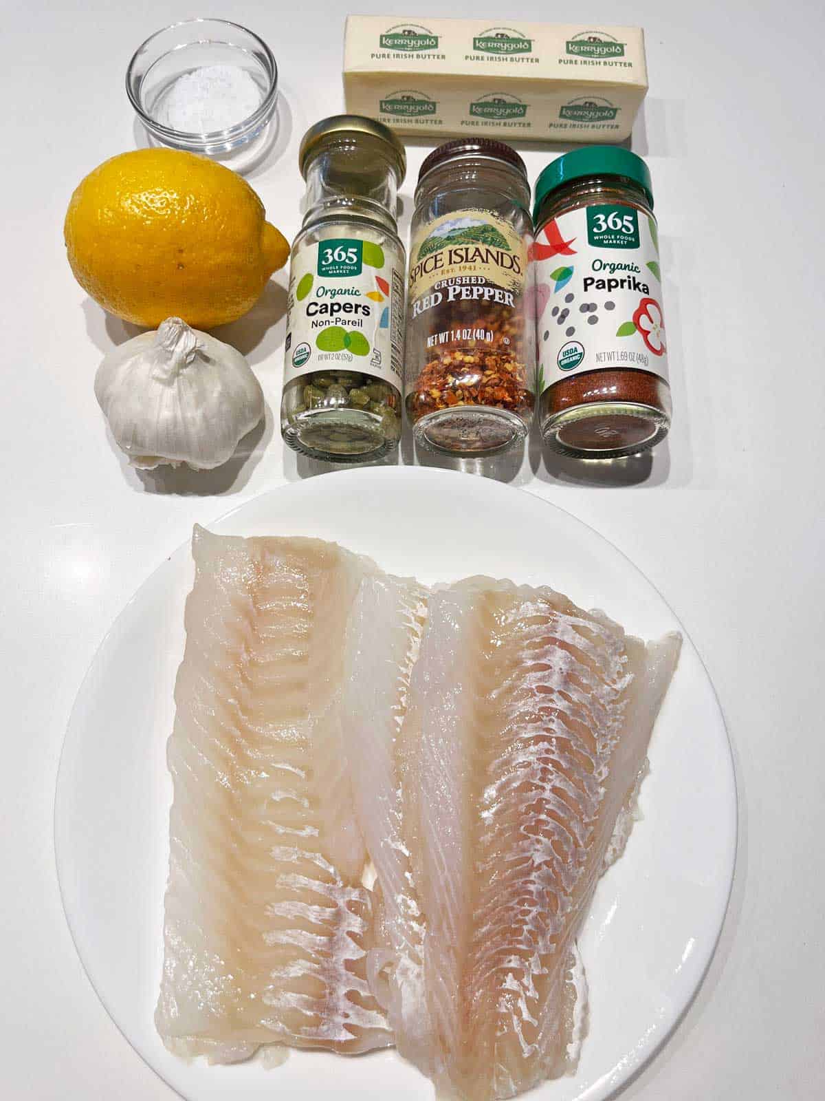 The ingredients needed to bake cod. 