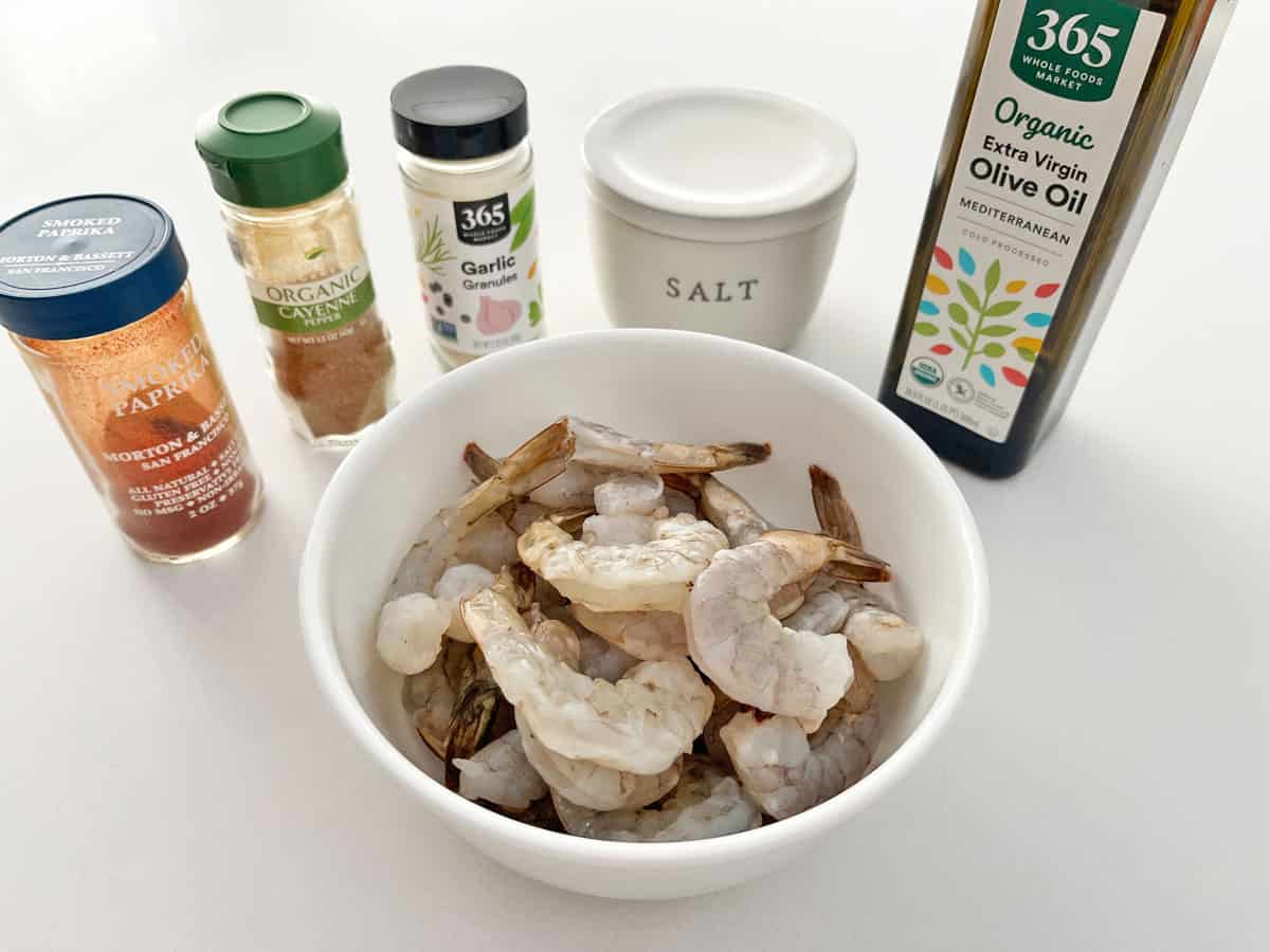 The ingredients needed to make broiled shrimp. 