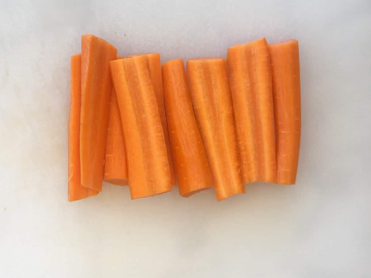 Similar-sized carrot chunks.