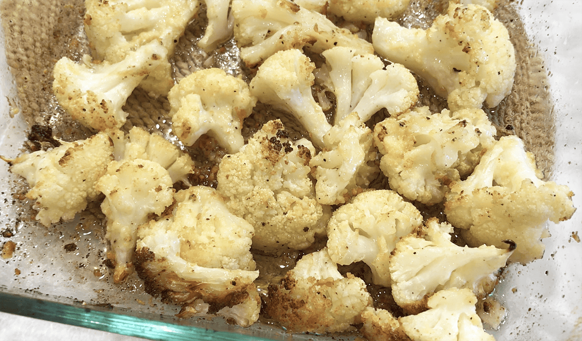 Roasted cauliflower is ready in the pan.