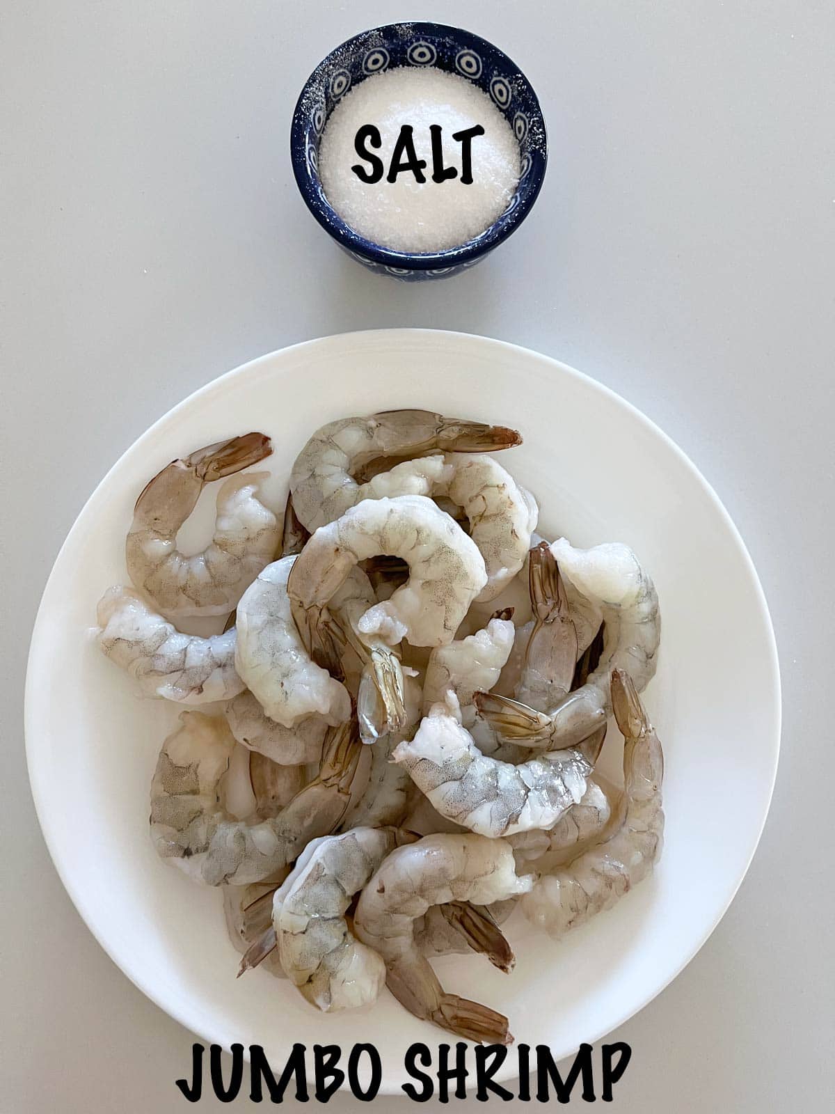 The ingredients needed for boiling shrimp.