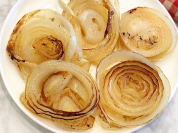 The roasted onions are ready.