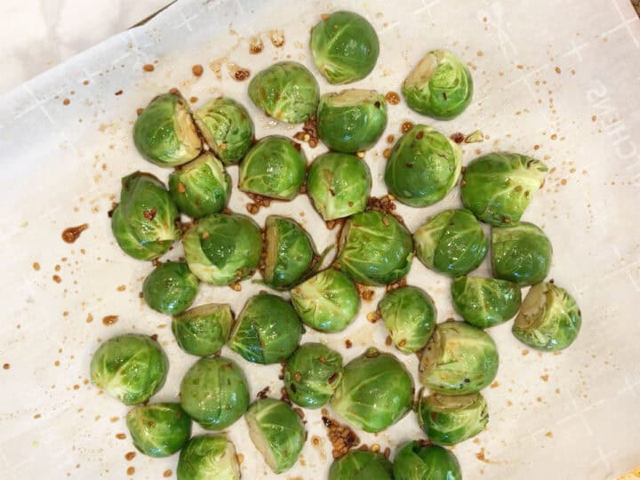 The sprouts were arranged in the pan.