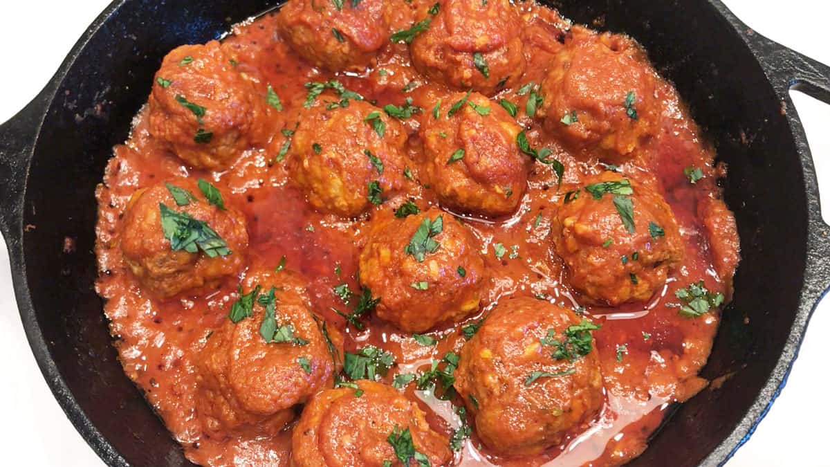 The meatballs are served.