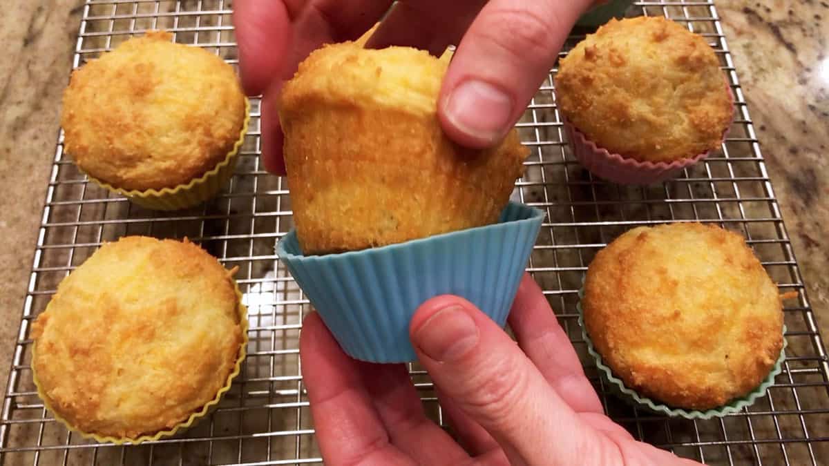 The muffins don't stick to silicone liners.