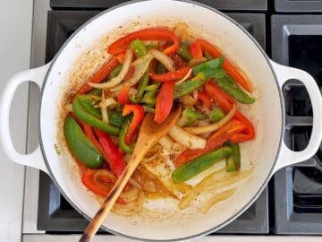 Garlic and spices were added to the saucepan.