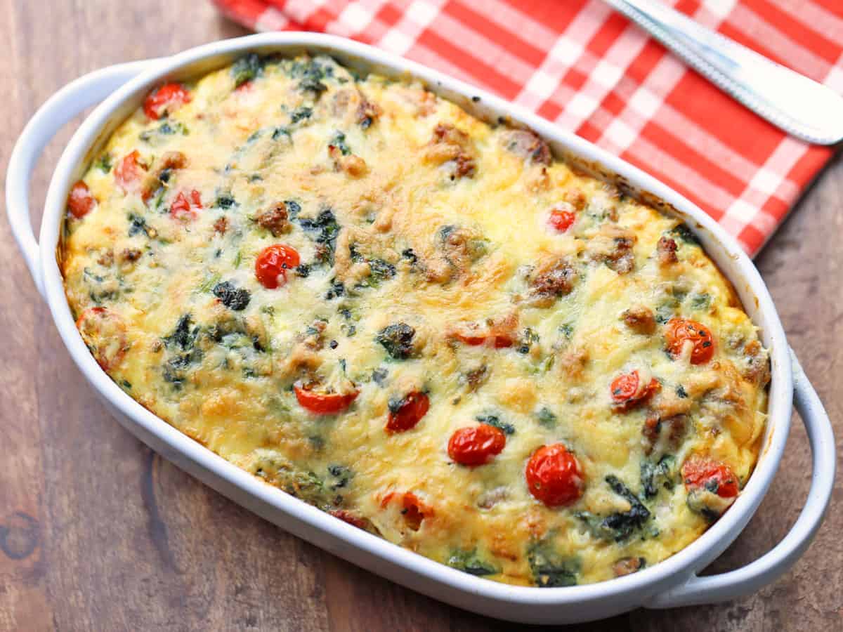 Keto breakfast casserole with tomatoes.