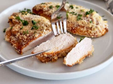 The chicken is served.
